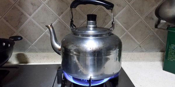 自來水燒開之后，可以保留多久？煮沸的自來水真的干凈嗎？